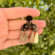 Load image into Gallery viewer, Chandelier Detailed Dangle Earrings