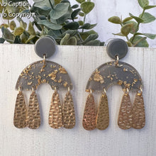 Load image into Gallery viewer, Chandelier Detailed Dangle Earrings